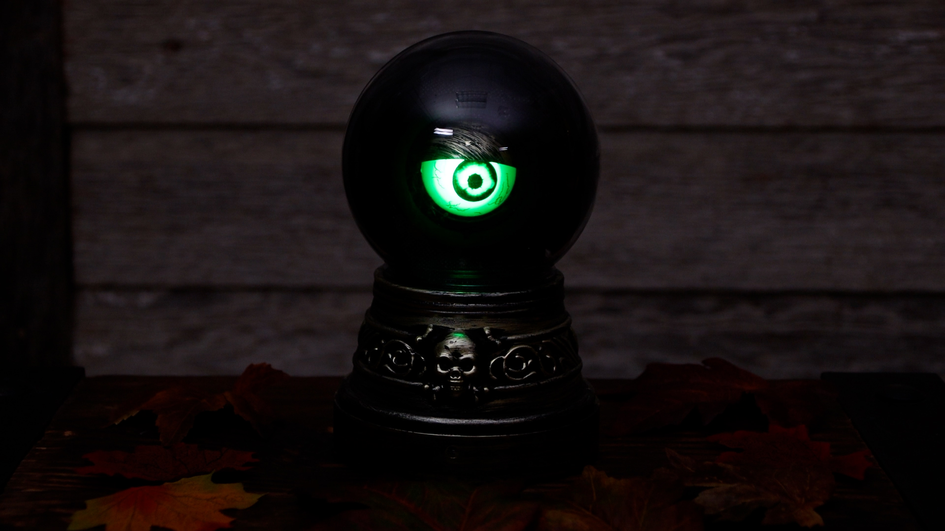 FY94138 Crystal Ball with Blinking Evil Eye Halloween Decoration